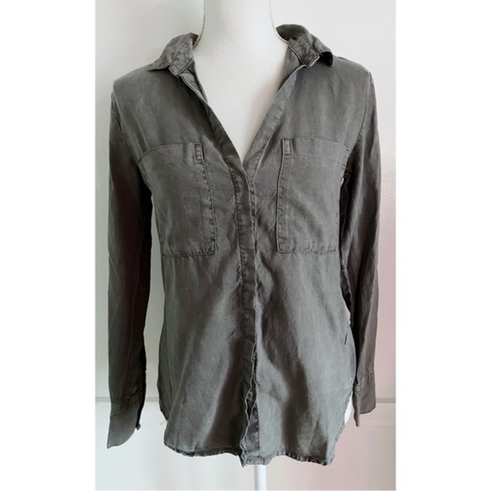 Cloth & Stone • Charcoal Grey Button Front Pocket Blouse